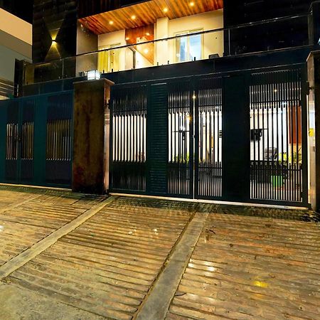Hotel Super Townhouse Sector 104 Noida Exterior foto