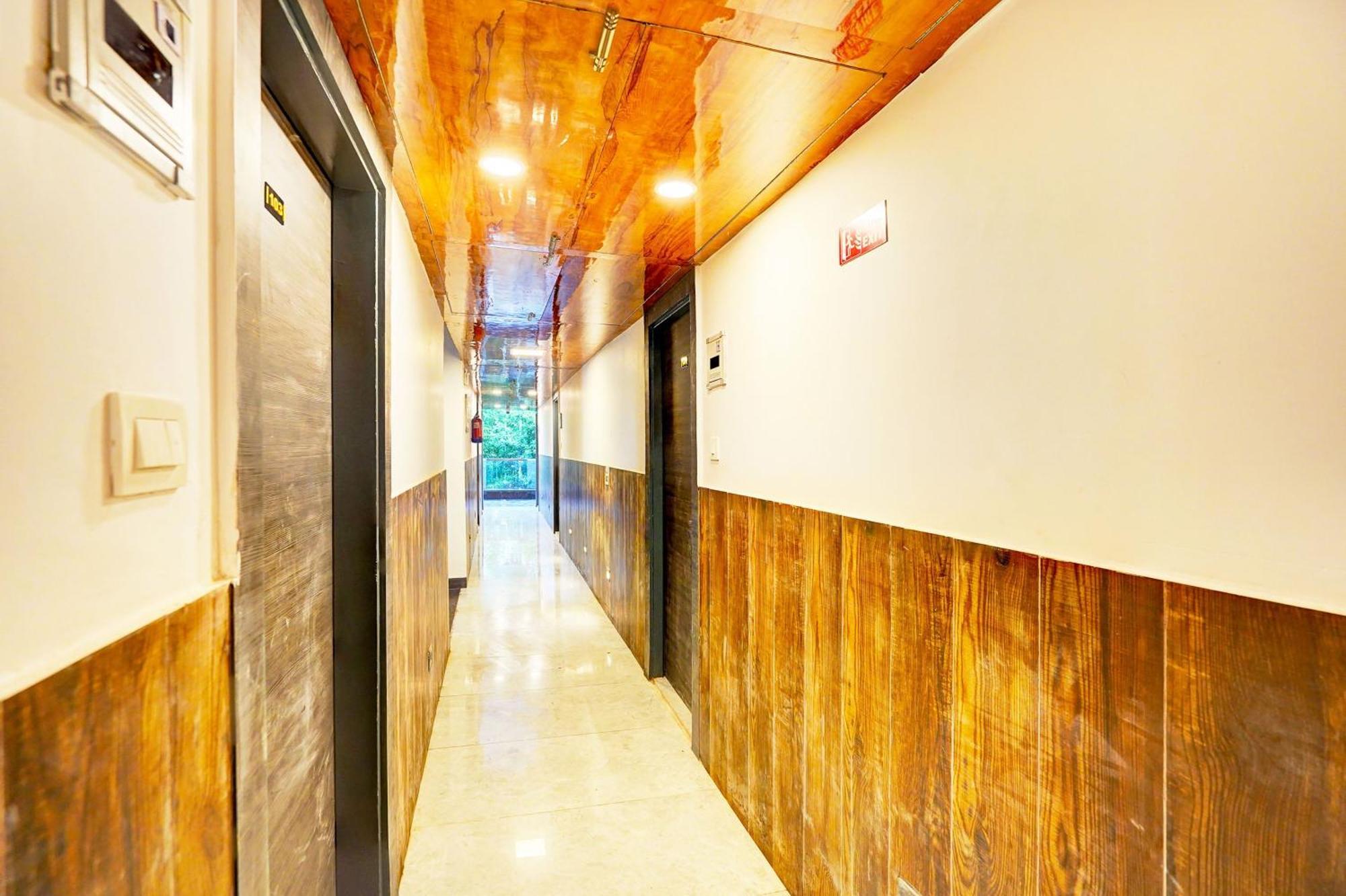 Hotel Super Townhouse Sector 104 Noida Exterior foto