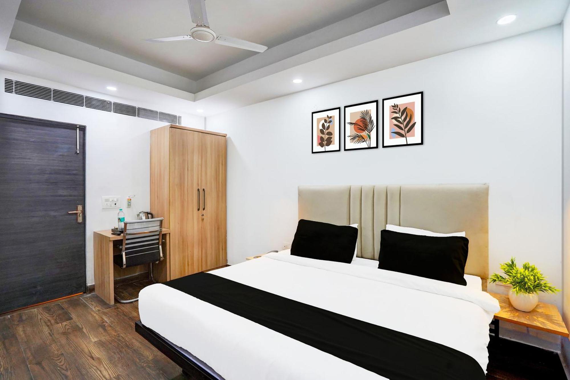Hotel Super Townhouse Sector 104 Noida Exterior foto