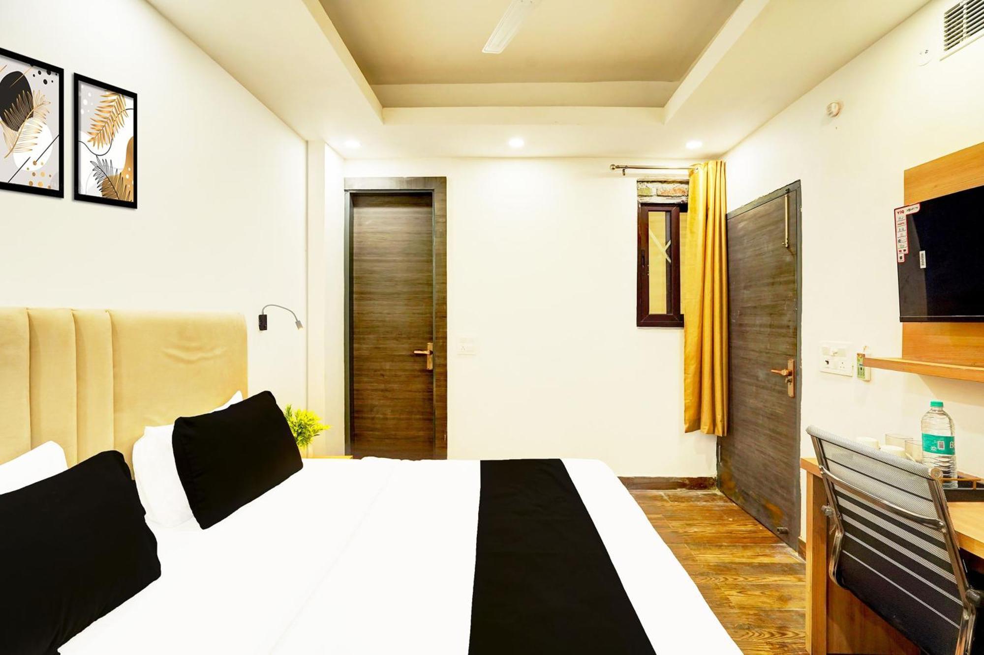 Hotel Super Townhouse Sector 104 Noida Exterior foto