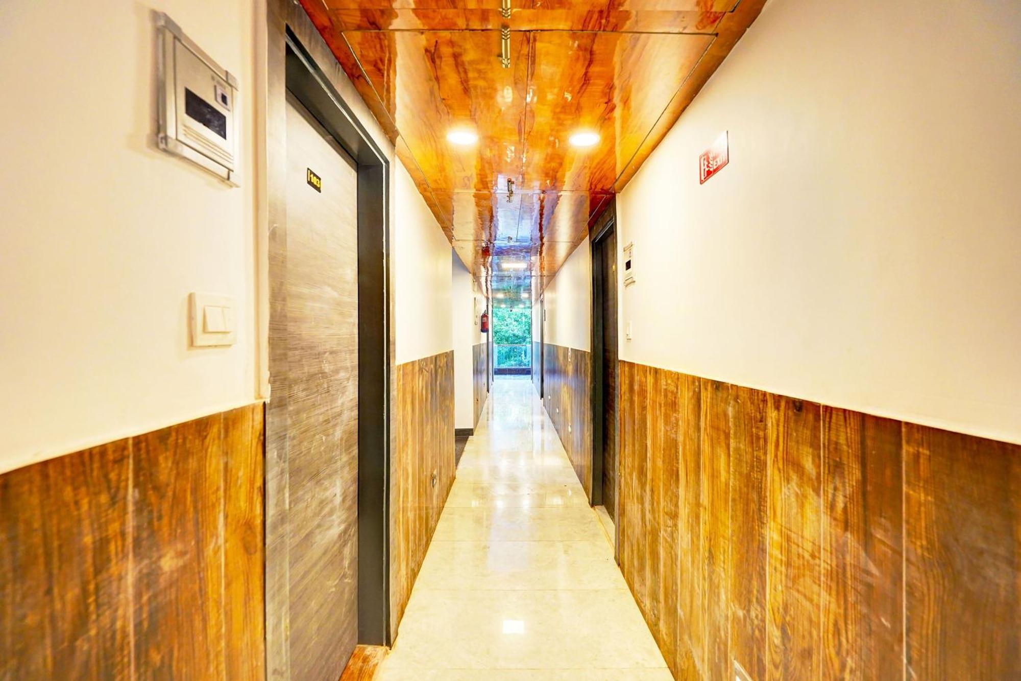 Hotel Super Townhouse Sector 104 Noida Exterior foto